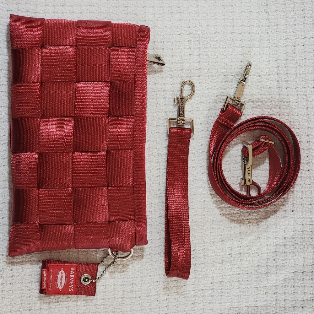 Harveys Red Convertible Seatbelt Bag